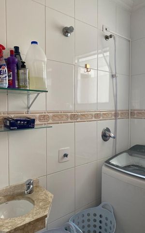 Casa à venda com 420m², 4 quartos e 5 vagas Casa à venda com 420m², 4 quartos e 5 vagasBanheiro