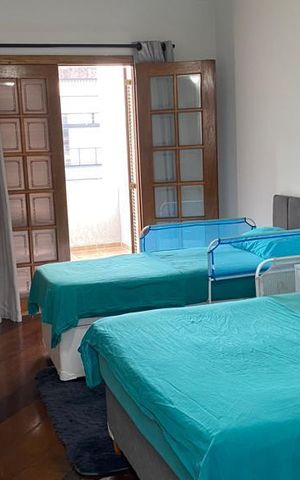 Casa à venda com 420m², 4 quartos e 5 vagas Casa à venda com 420m², 4 quartos e 5 vagasQuarto