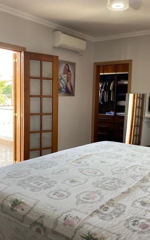 Casa à venda com 420m², 4 quartos e 5 vagas Casa à venda com 420m², 4 quartos e 5 vagasQuarto