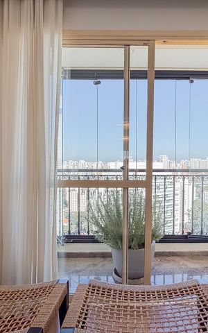 Apartamento à venda com 165m², 3 quartos e 4 vagas Apartamento à venda com 165m², 3 quartos e 4 vagasVaranda da Sala