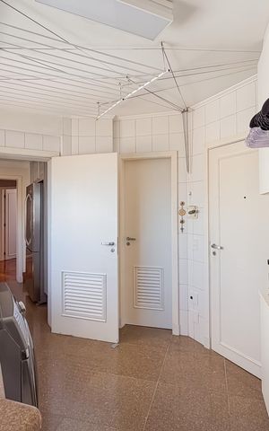 Apartamento à venda com 165m², 3 quartos e 4 vagas Apartamento à venda com 165m², 3 quartos e 4 vagasÁrea de Serviço