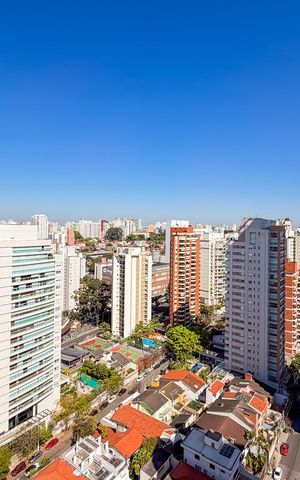 Apartamento à venda com 165m², 3 quartos e 4 vagas Apartamento à venda com 165m², 3 quartos e 4 vagasVaranda da Sala