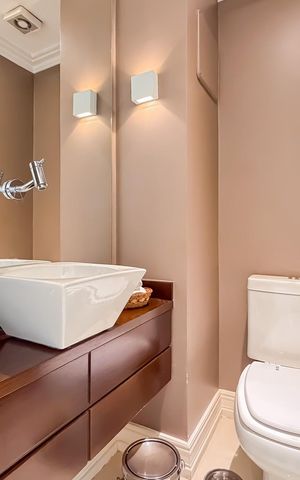 Apartamento à venda com 165m², 3 quartos e 4 vagas Apartamento à venda com 165m², 3 quartos e 4 vagasLavabo