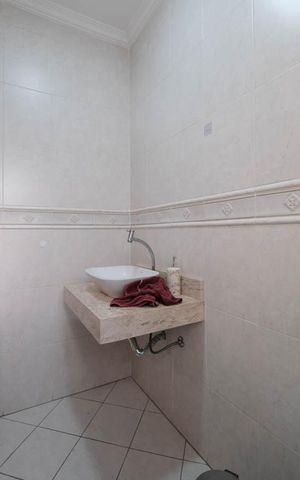 Casa para alugar com 300m², 4 quartos e 4 vagasLavabo