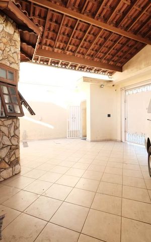 Casa para alugar com 300m², 4 quartos e 4 vagasGaragem