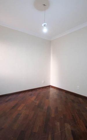 Casa para alugar com 300m², 4 quartos e 4 vagasQuarto 1
