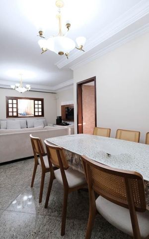 Casa para alugar com 300m², 4 quartos e 4 vagasSala