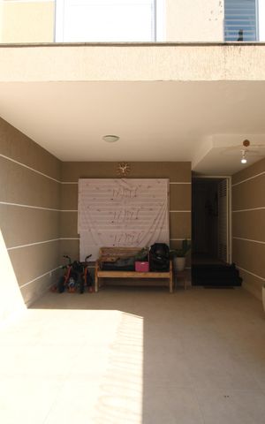Casa à venda com 160m², 3 quartos e 2 vagasGaragem
