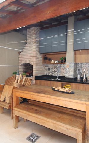 Casa à venda com 160m², 3 quartos e 2 vagasÁrea de Serviço