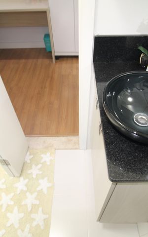 Casa à venda com 160m², 3 quartos e 2 vagasBanheiro