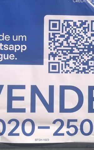 Casa à venda com 160m², 3 quartos e 2 vagas Casa à venda com 160m², 3 quartos e 2 vagasFachada