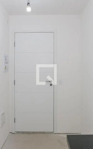 Studio à venda com 26m², 1 quarto e sem vaga Studio à venda com 26m², 1 quarto e sem vagaCorredor
