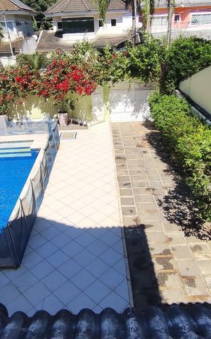 Casa de condomínio à venda com 230m², 3 quartos e 3 vagasPiscina