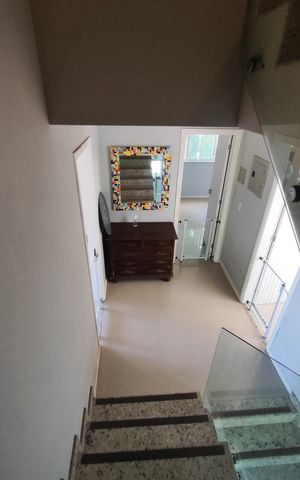 Casa de condomínio à venda com 230m², 3 quartos e 3 vagasCorredor