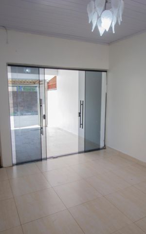 Casa para alugar com 150m², 3 quartos e 2 vagasSala