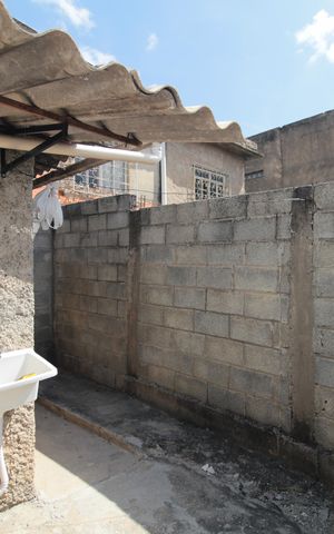 Casa para alugar com 46m², 2 quartos e 1 vagaQuintal
