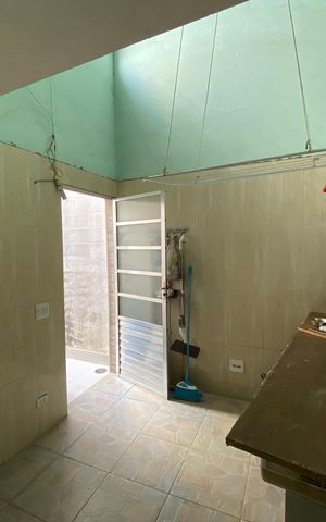 Casa à venda com 100m², 2 quartos e 2 vagas
