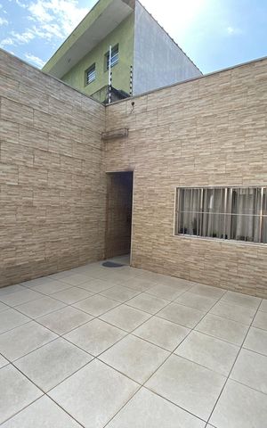 Casa à venda com 100m², 2 quartos e 2 vagas