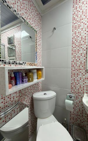 Casa à venda com 50m², 1 quarto e 1 vaga Casa à venda com 50m², 1 quarto e 1 vagaBanheiro Socia