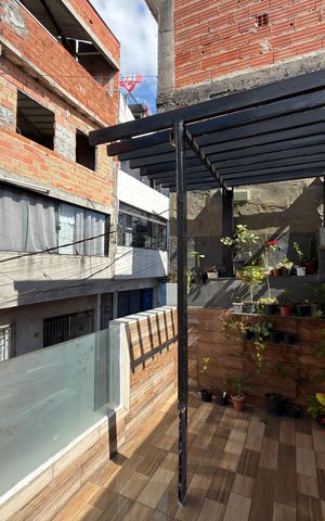Casa à venda com 50m², 1 quarto e 1 vaga Casa à venda com 50m², 1 quarto e 1 vagaVaranda