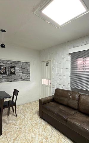 Casa à venda com 50m², 1 quarto e 1 vaga Casa à venda com 50m², 1 quarto e 1 vagaSala