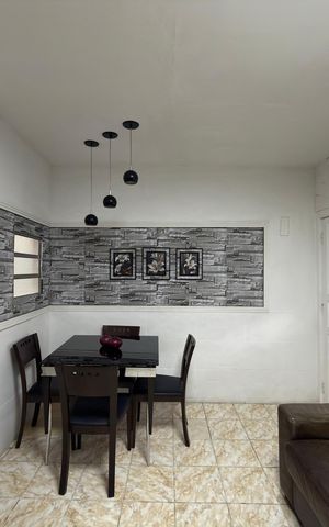 Casa à venda com 50m², 1 quarto e 1 vaga Casa à venda com 50m², 1 quarto e 1 vagaSala
