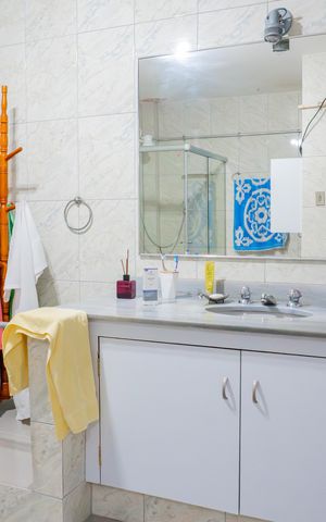 Apartamento à venda com 275m², 4 quartos e 3 vagas Apartamento à venda com 275m², 4 quartos e 3 vagasBanheiro