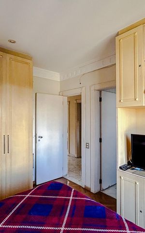 Apartamento à venda com 128m², 4 quartos e 3 vagasQuarto 2 - Suíte