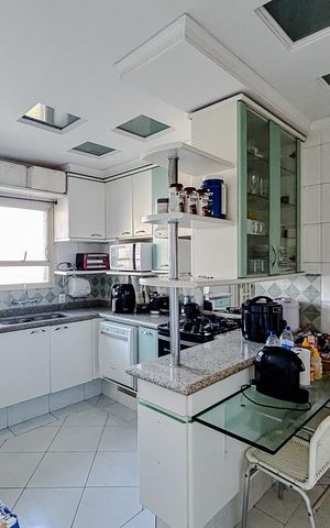 Apartamento à venda com 128m², 4 quartos e 3 vagasCozinha
