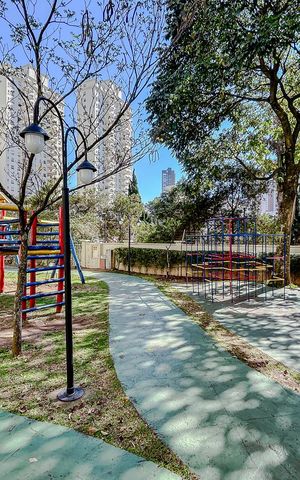 Apartamento à venda com 128m², 4 quartos e 3 vagasÁrea comum - Playground