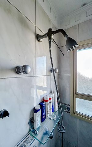 Apartamento à venda com 128m², 4 quartos e 3 vagasBanheiro da Suíte 2