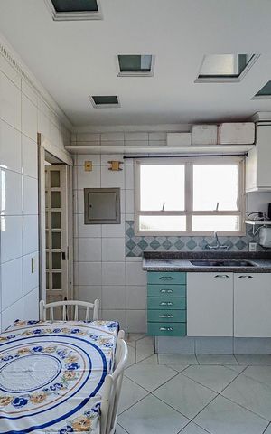 Apartamento à venda com 128m², 4 quartos e 3 vagasCozinha