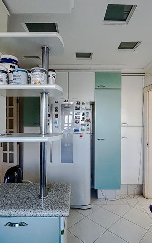 Apartamento à venda com 128m², 4 quartos e 3 vagasCozinha