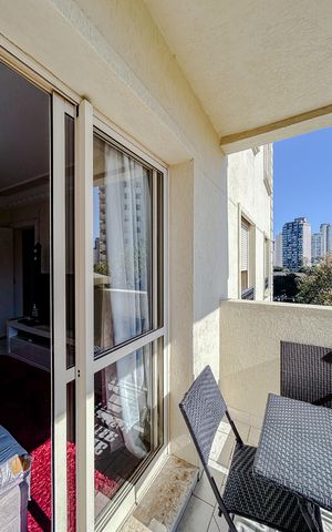 Apartamento à venda com 128m², 4 quartos e 3 vagasVaranda