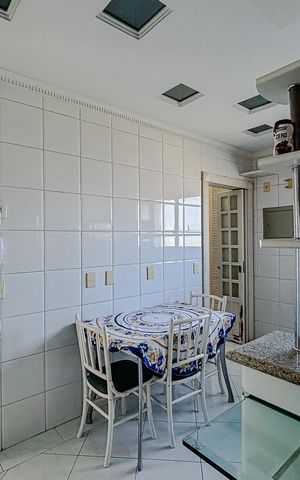 Apartamento à venda com 128m², 4 quartos e 3 vagasCozinha