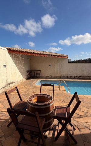 Casa à venda com 364m², 7 quartos e 2 vagasQuintal com piscina