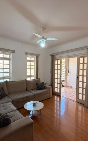 Casa à venda com 364m², 7 quartos e 2 vagasSala