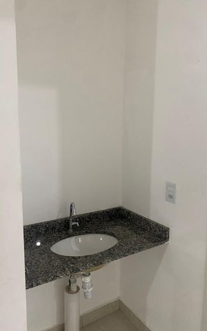 Apartamento à venda com 32m², 2 quartos e 1 vaga Apartamento à venda com 32m², 2 quartos e 1 vagaBanheiro