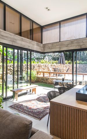 Apartamento à venda com 255m², 3 quartos e 2 vagas Apartamento à venda com 255m², 3 quartos e 2 vagasSala