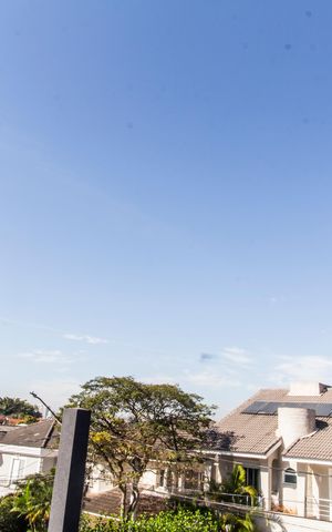 Apartamento à venda com 255m², 3 quartos e 2 vagas Apartamento à venda com 255m², 3 quartos e 2 vagasVista da Varanda