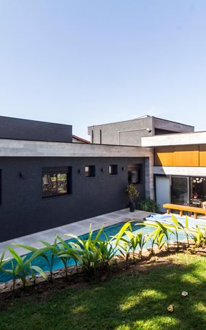 Apartamento à venda com 255m², 3 quartos e 2 vagas Apartamento à venda com 255m², 3 quartos e 2 vagasQuintal