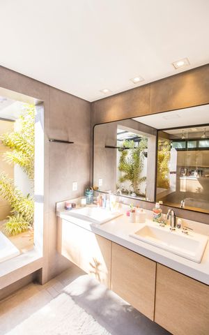 Apartamento à venda com 255m², 3 quartos e 2 vagas Apartamento à venda com 255m², 3 quartos e 2 vagasBanheiro da Suíte