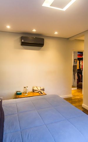Apartamento à venda com 255m², 3 quartos e 2 vagas Apartamento à venda com 255m², 3 quartos e 2 vagasSuíte 1