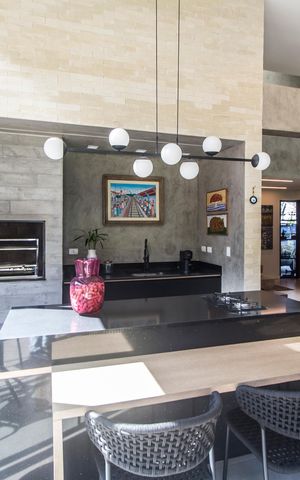 Apartamento à venda com 255m², 3 quartos e 2 vagas Apartamento à venda com 255m², 3 quartos e 2 vagasVaranda gourmet