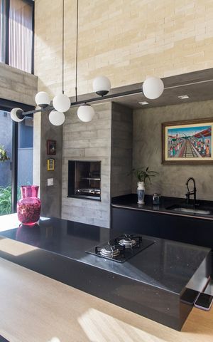 Apartamento à venda com 255m², 3 quartos e 2 vagas Apartamento à venda com 255m², 3 quartos e 2 vagasVaranda gourmet