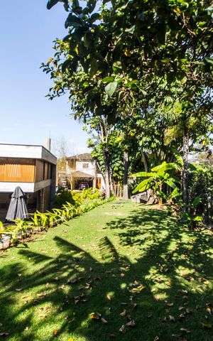 Apartamento à venda com 255m², 3 quartos e 2 vagas Apartamento à venda com 255m², 3 quartos e 2 vagasQuintal