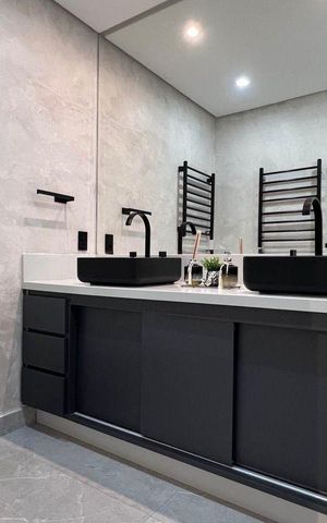 Apartamento à venda com 212m², 3 quartos e 3 vagas Apartamento à venda com 212m², 3 quartos e 3 vagasBanheiro