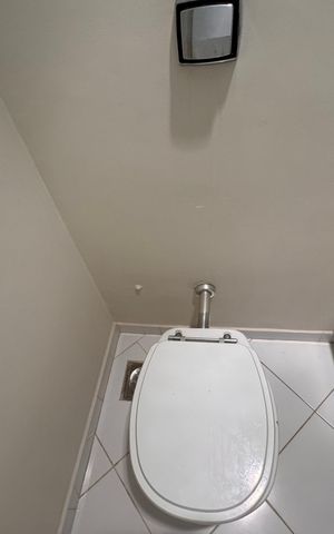 Apartamento à venda com 190m², 3 quartos e 2 vagas Apartamento à venda com 190m², 3 quartos e 2 vagasLavabo