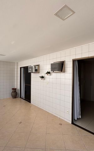Apartamento à venda com 190m², 3 quartos e 2 vagas Apartamento à venda com 190m², 3 quartos e 2 vagasVaranda
