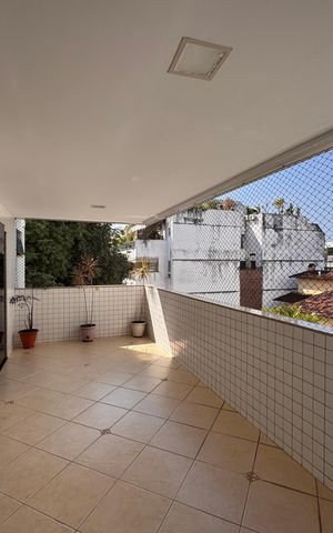 Apartamento à venda com 190m², 3 quartos e 2 vagas Apartamento à venda com 190m², 3 quartos e 2 vagasVaranda